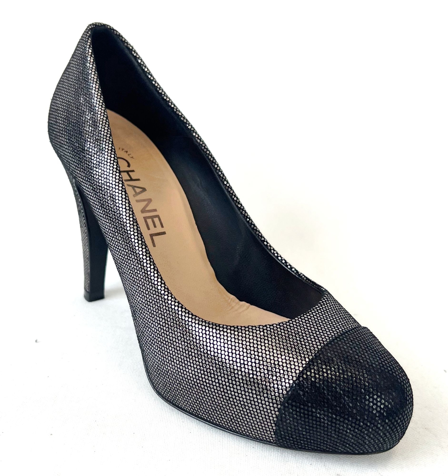 靴 Vintage Chanel Black Suede Heels Chanel Heels Size 38 EU: Black Suede