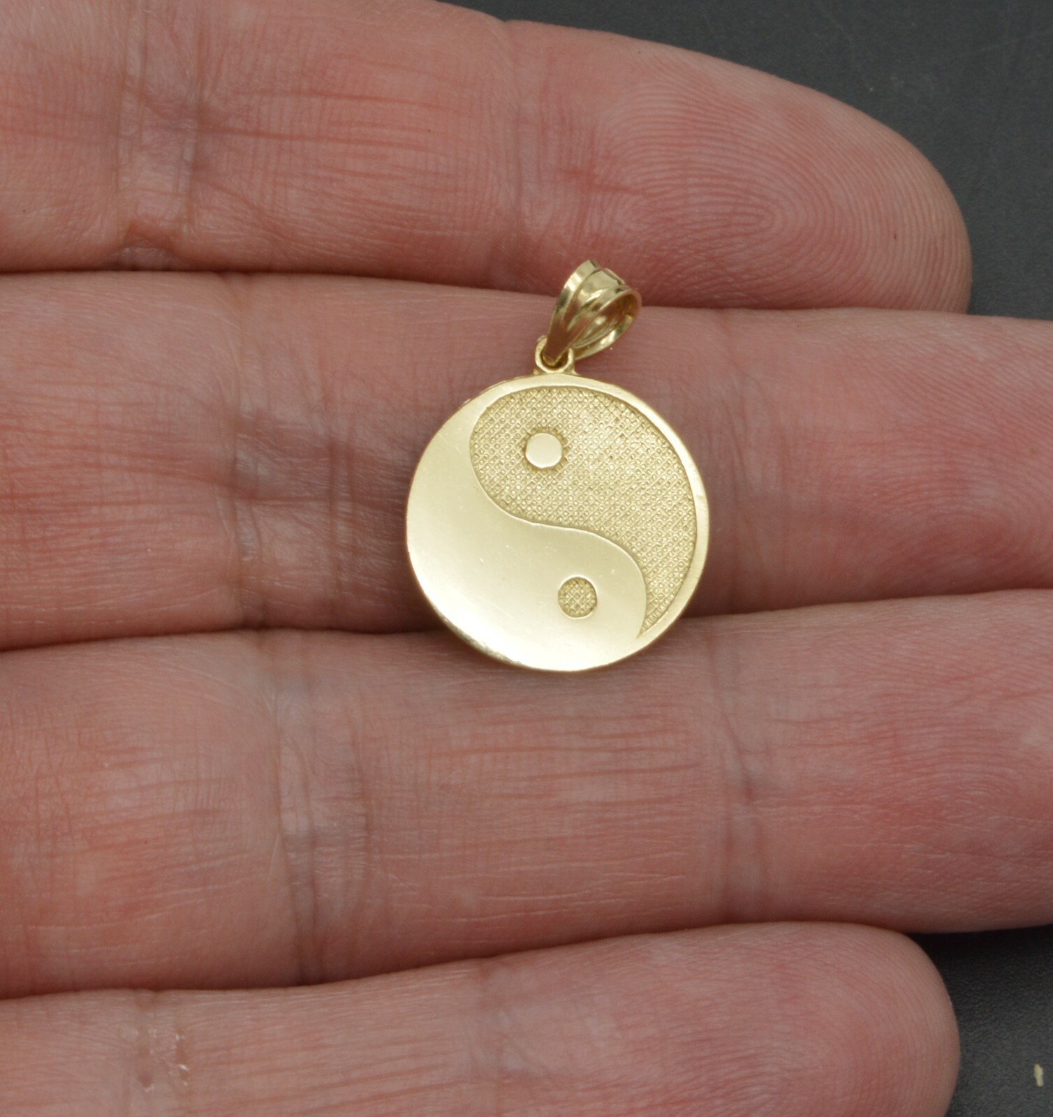 14k Solid Yellow Gold Yin Yang Symbol Charm Pendant +18 Chain 14k Solid Yellow Gold Yin Yang Symbol Charm Pendant +18 Chain