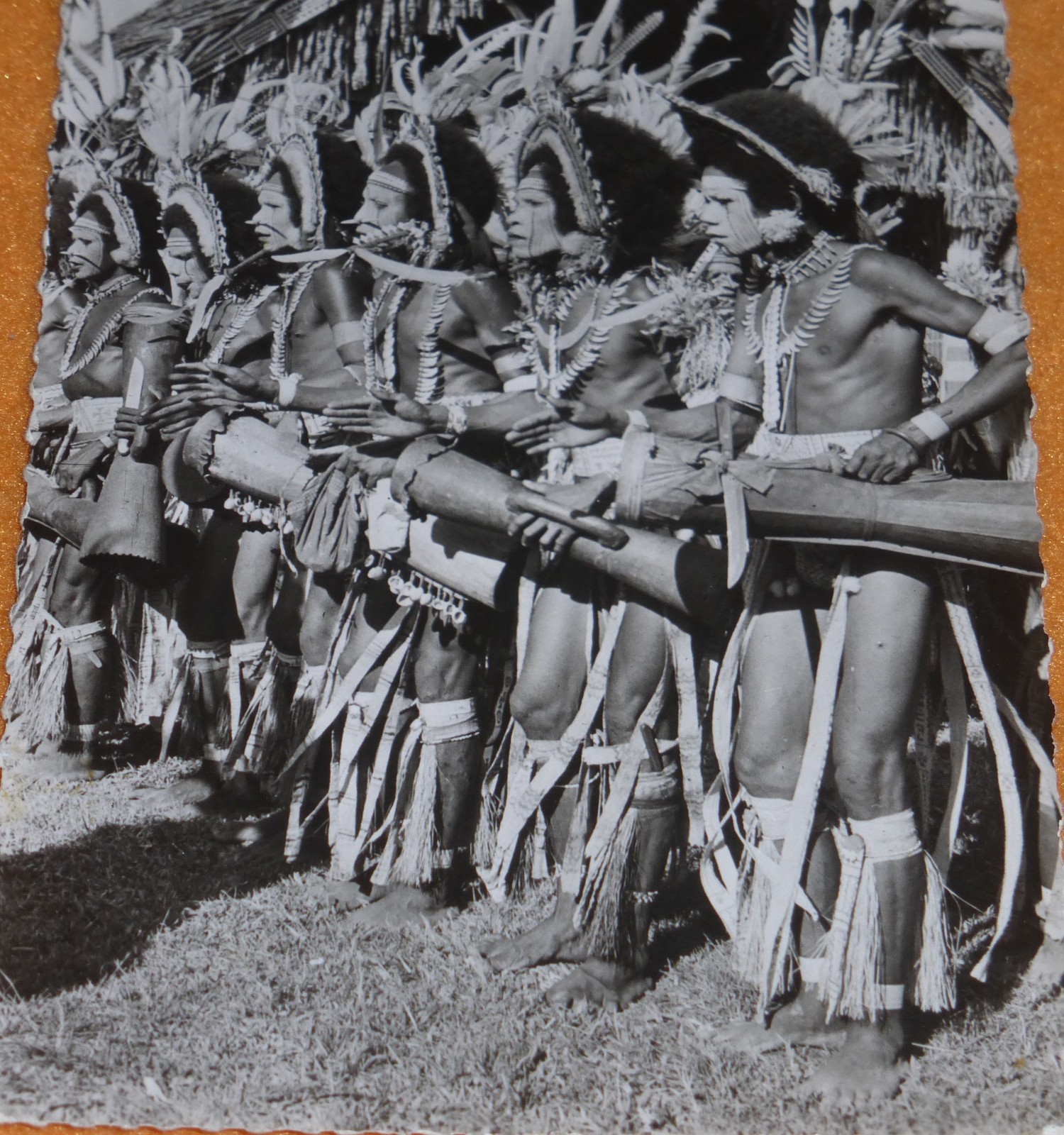 Mission de Papouasie Issoudun Foto AK Tribal Art Stammeskrieger Papua-Neuguinea