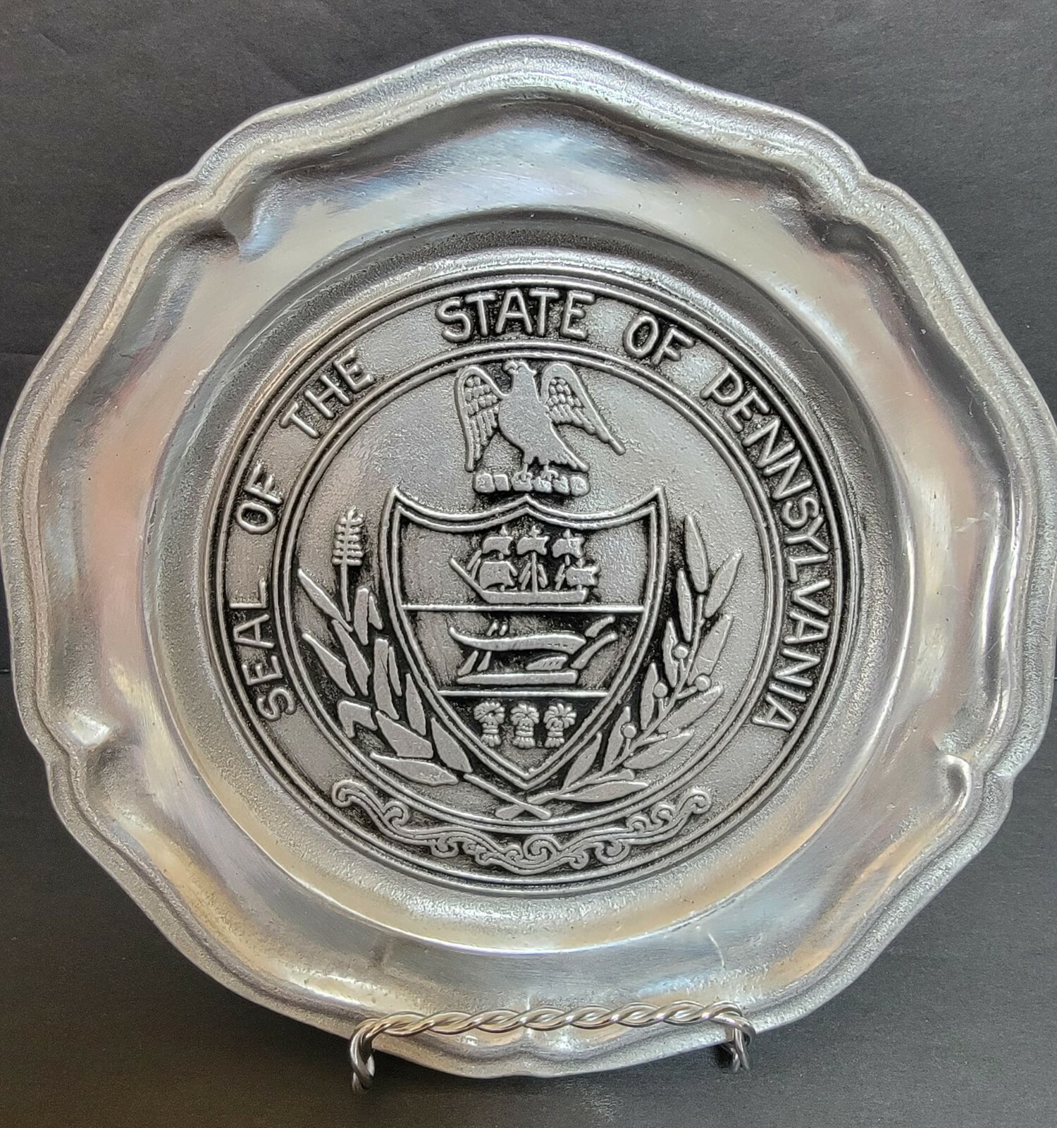 専用ですVintage Wilton Pewter Plate 　アメリカ Vintage Wilton Columbia Pa U S A (RWP) Pewter Plate for