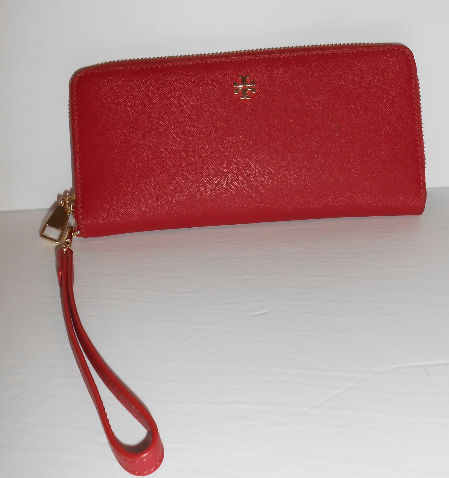 【国内即発】トリーバーチ ROBINSON ZIP CONTINENTAL WALLET 202 Robinson Pebbled Zip Continental Wallet: Women's Wallets