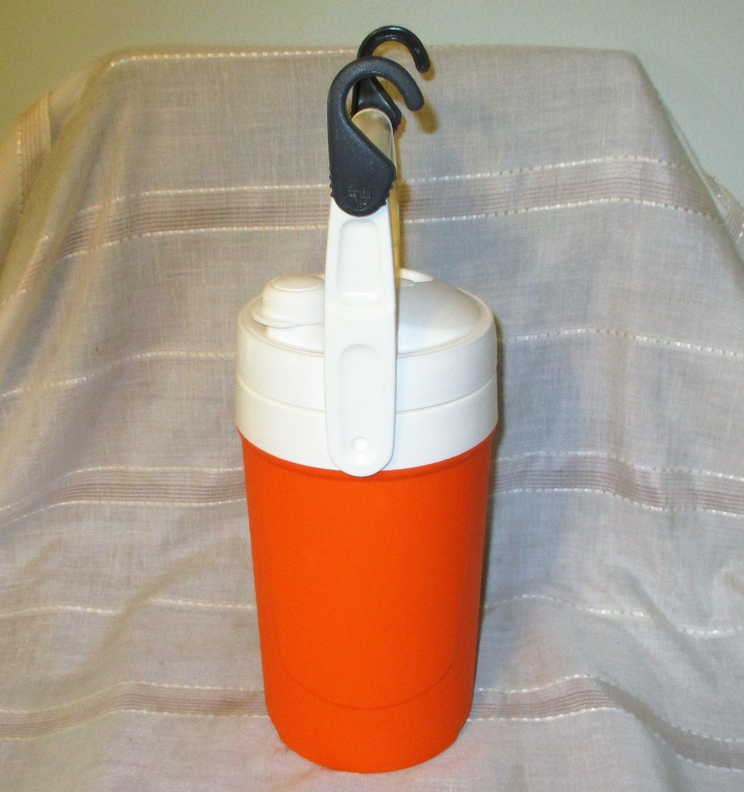 Igloo 1/2 Gallon Beverage Sport Cooler Orange w/Hanging Hooks
