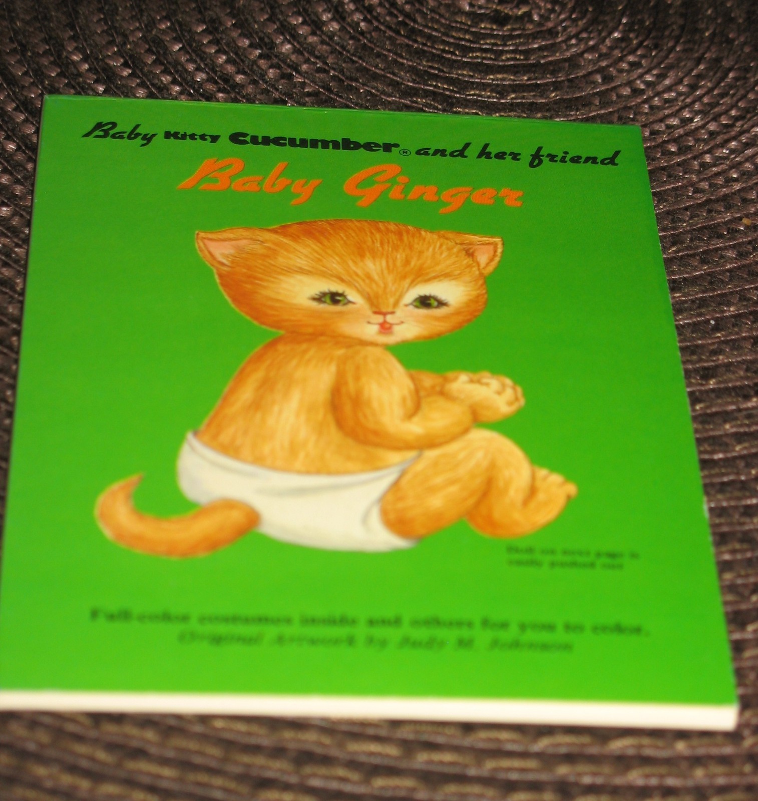 RARE! VTG. KITTY CUCUMBER  BABY GINGER MINI PAPER DOLL BOOK