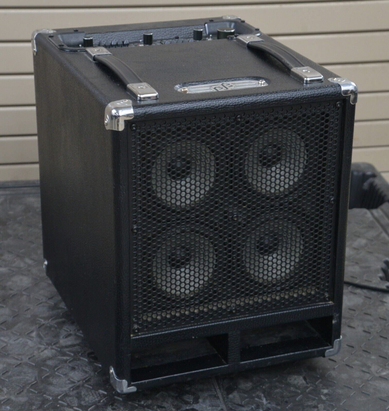 Phil Jones Suitcase Bass Amp 2 Channel 4B Cabinet | eBay Phil Jones Suitcase Bass Amp 2 Channel 4B Cabinet | eBay