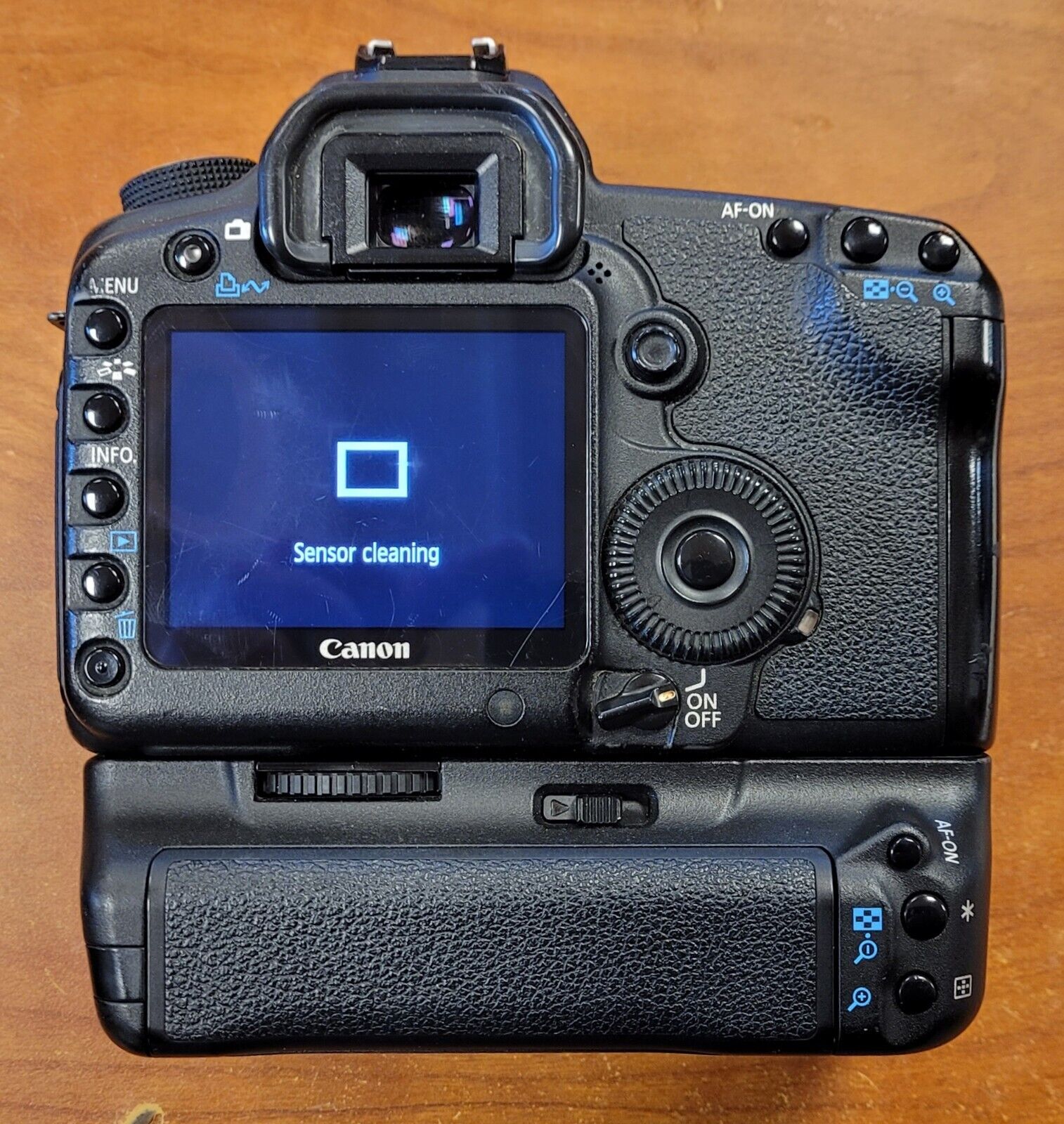 Canon EOS 5d Mark II 21.1 MP, 50 mm Lens, Battery Grip, 8 GB Card, Canon EOS 5d Mark II 21.1 MP, 50 mm Lens, Battery Grip, 8 GB Card,