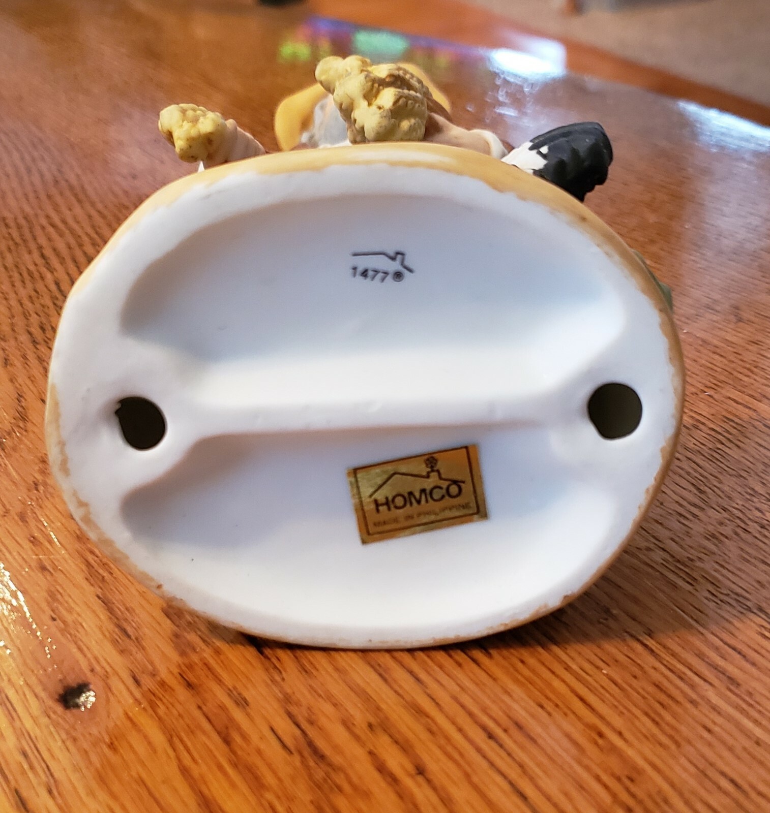 Homco Man Feeding Chickens Figurine 8