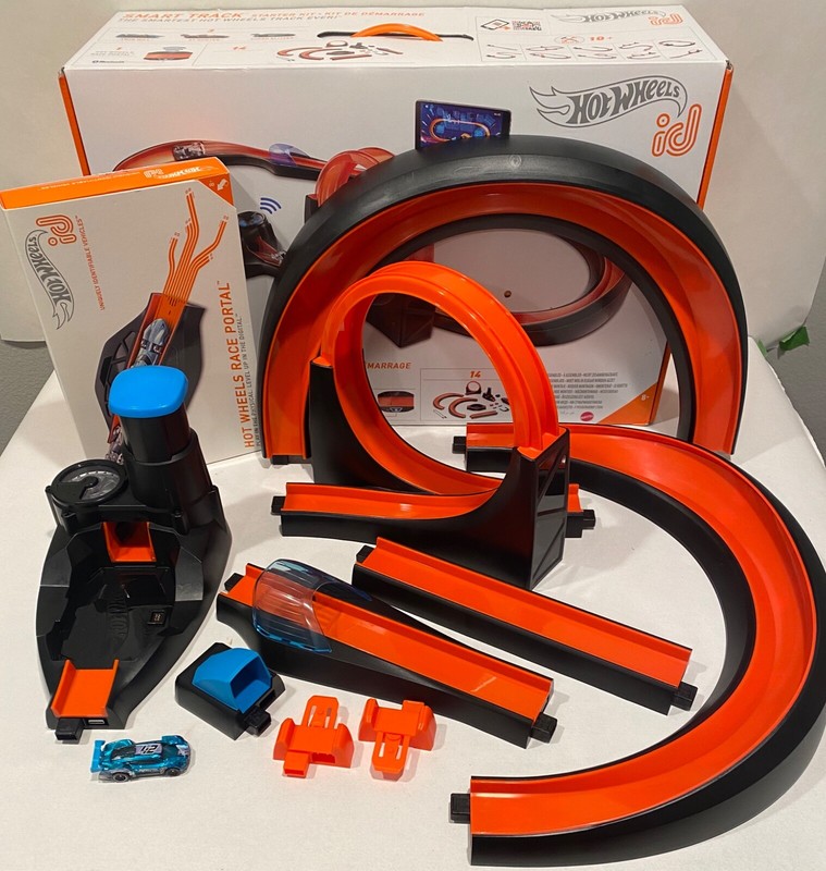 HOT WHEELS ID SMART TRACK STARTER SET WITH RACE PORTAL