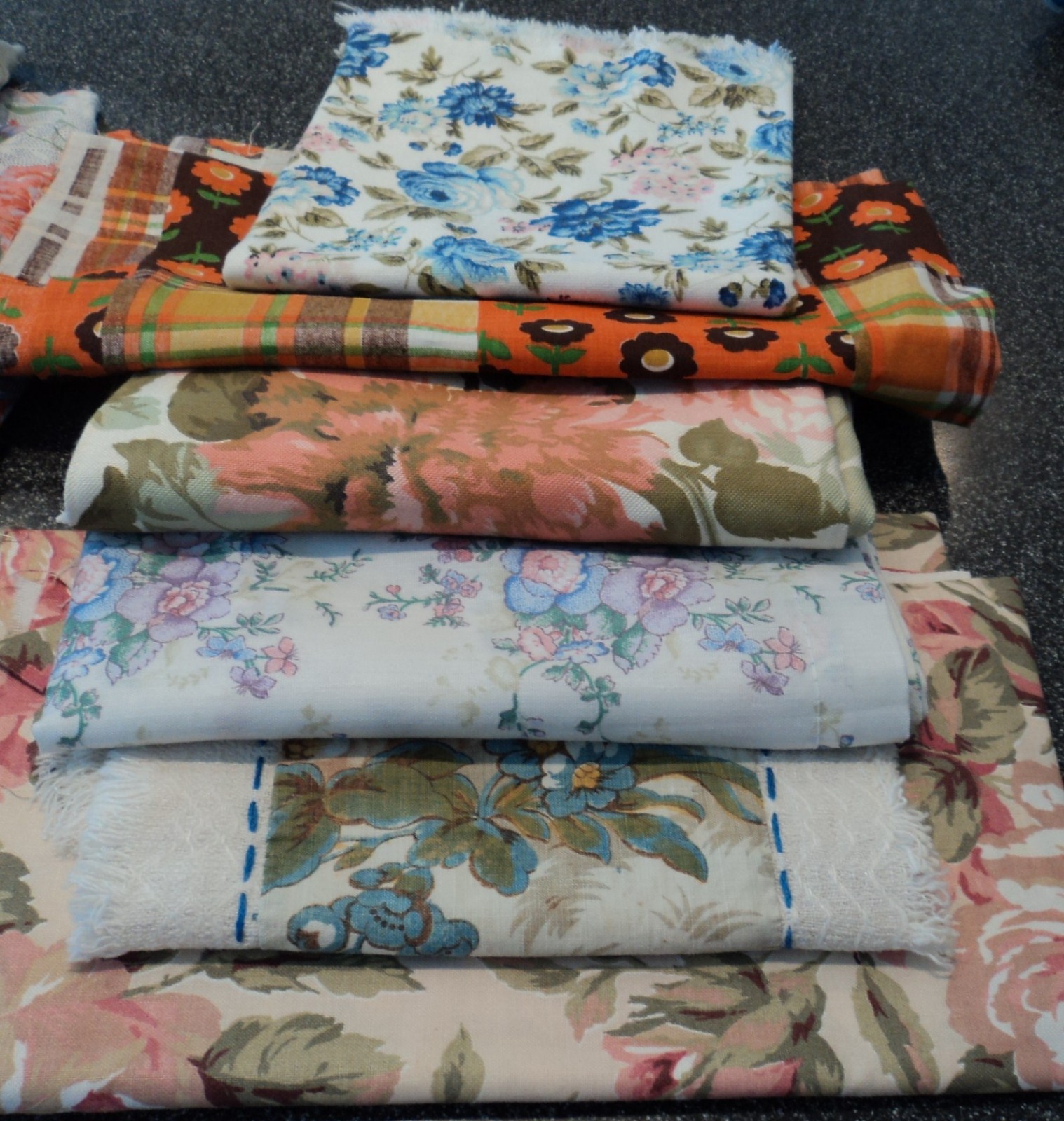 Vintage  Fabric  Quilt  Flower  Pattern  12 p