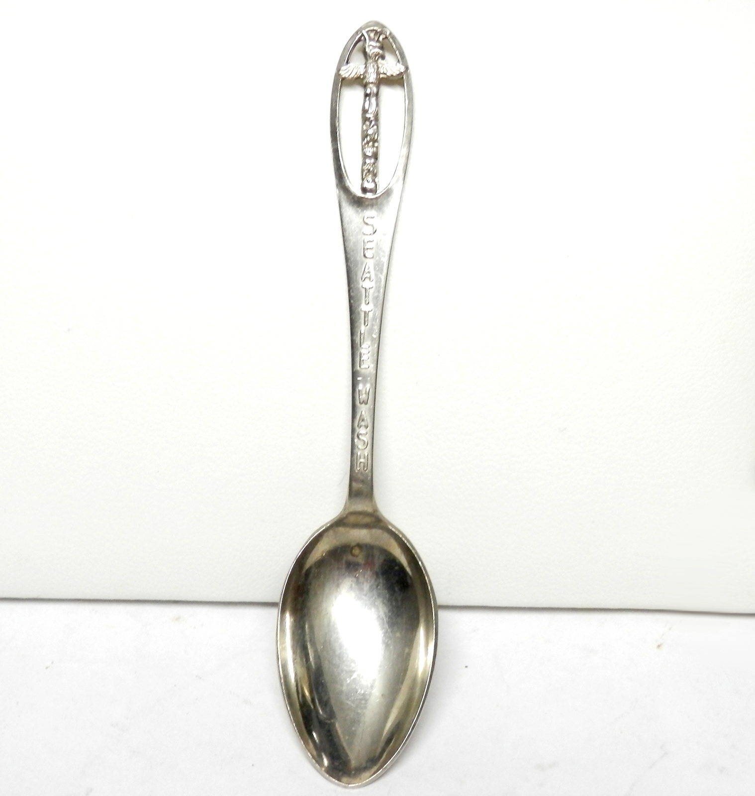 Vintage SEATTLE Washington Souvenir Spoon Totem Pole Top Made in Holland 4