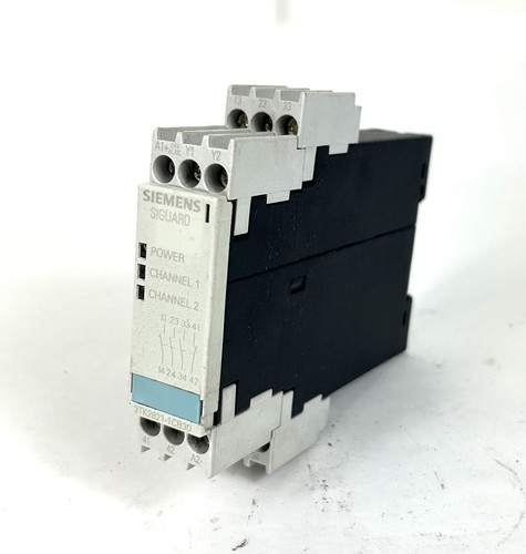 Siemens 3TK2821-1CB30 Safety Relay