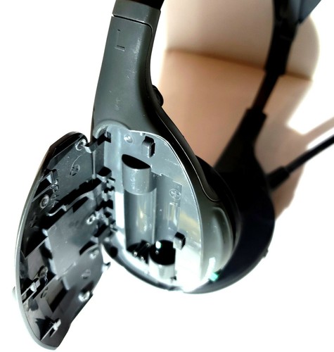 Sony SRF-HM33 FM/AM Walkman Mega Bass Portable Headphones Radio Receiver Digital