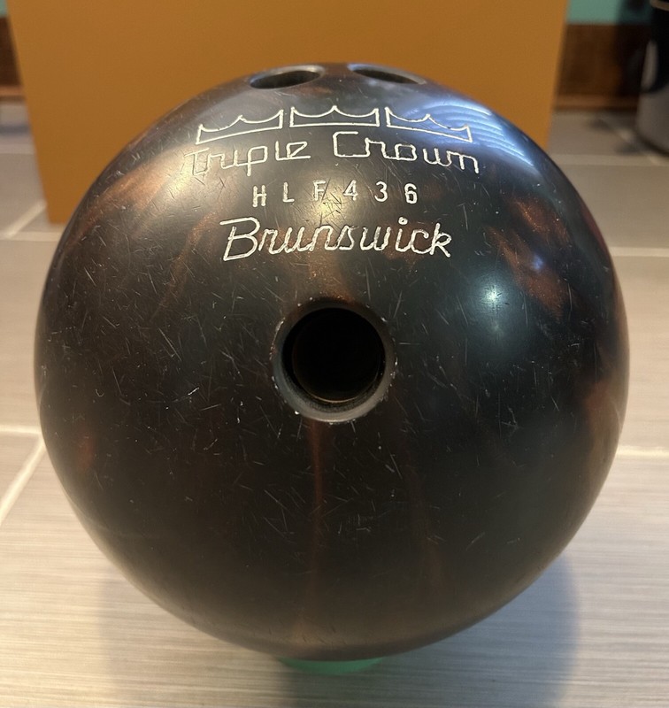 VINTAGE BRUNSWICK TRIPLE CROWN BROWN COPPER MARBLE BOWLING BALL - 14 Lb 2 Oz
