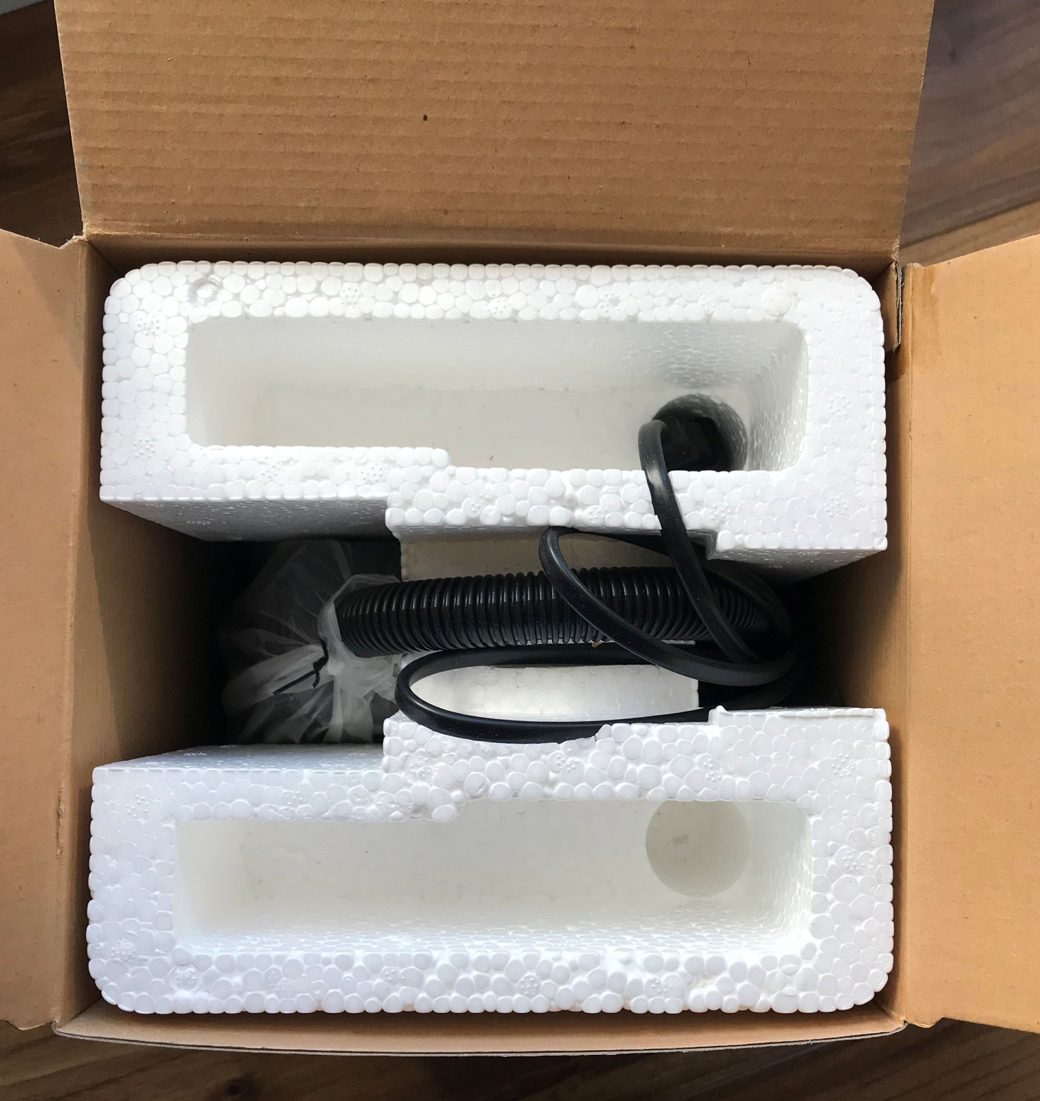 MC358-60B 5X Magnifier with 60 LED Lamp   Black  NEw