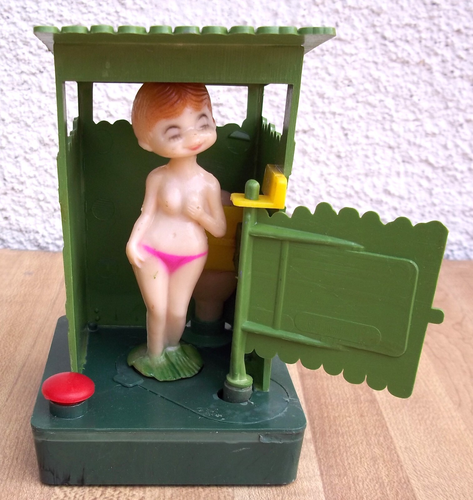 置物 Lady weird How French girls take a bath Stone Burlesk — How French Girls Take A Bath [Poster]