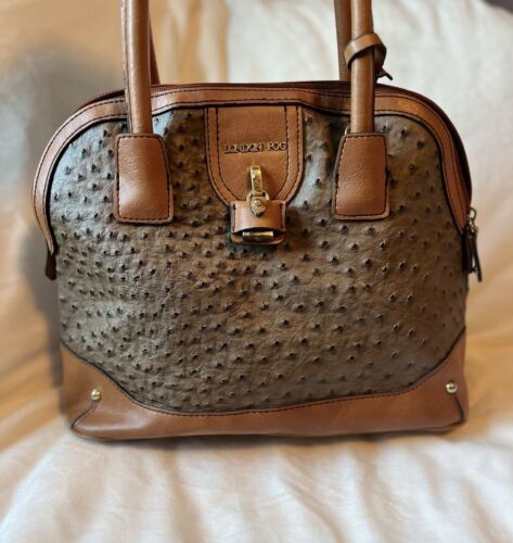 London Fog Ostrich Vegan Faux Leather Shoulder Bag With Lock & Key Accessory EUC | eBay London Fog Ostrich Vegan Faux Leather Shoulder Bag With Lock & Key Accessory EUC | eBay