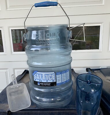 SAN JAMAR SAF-T-ICE Food Safe Sanitary Restaurant Service Ice Bucket + 2 Scoops