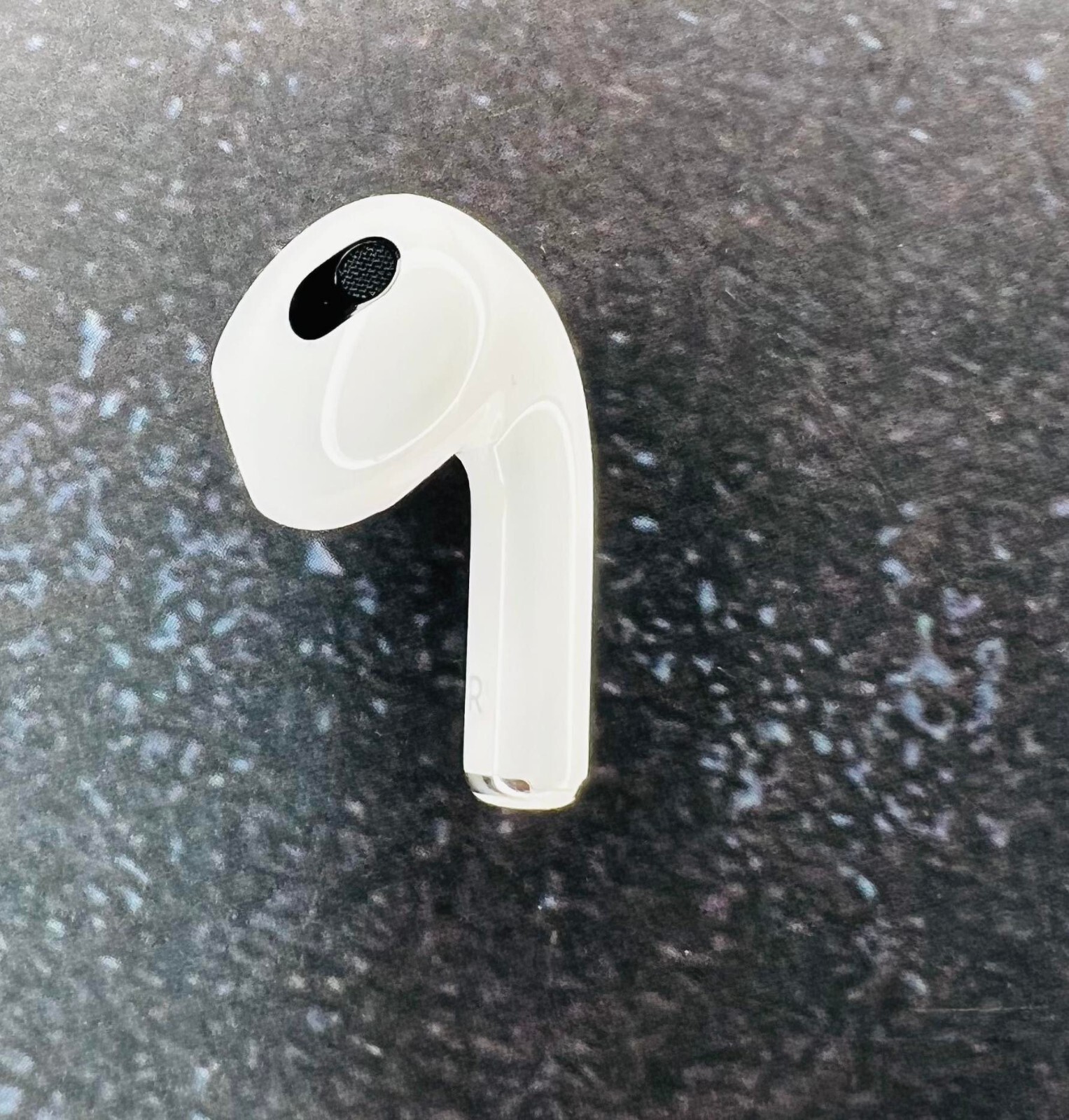 AirPods 片方 AirPodsを片方だけなくした時はApple公式修理サービスへ！｜ちびめがね