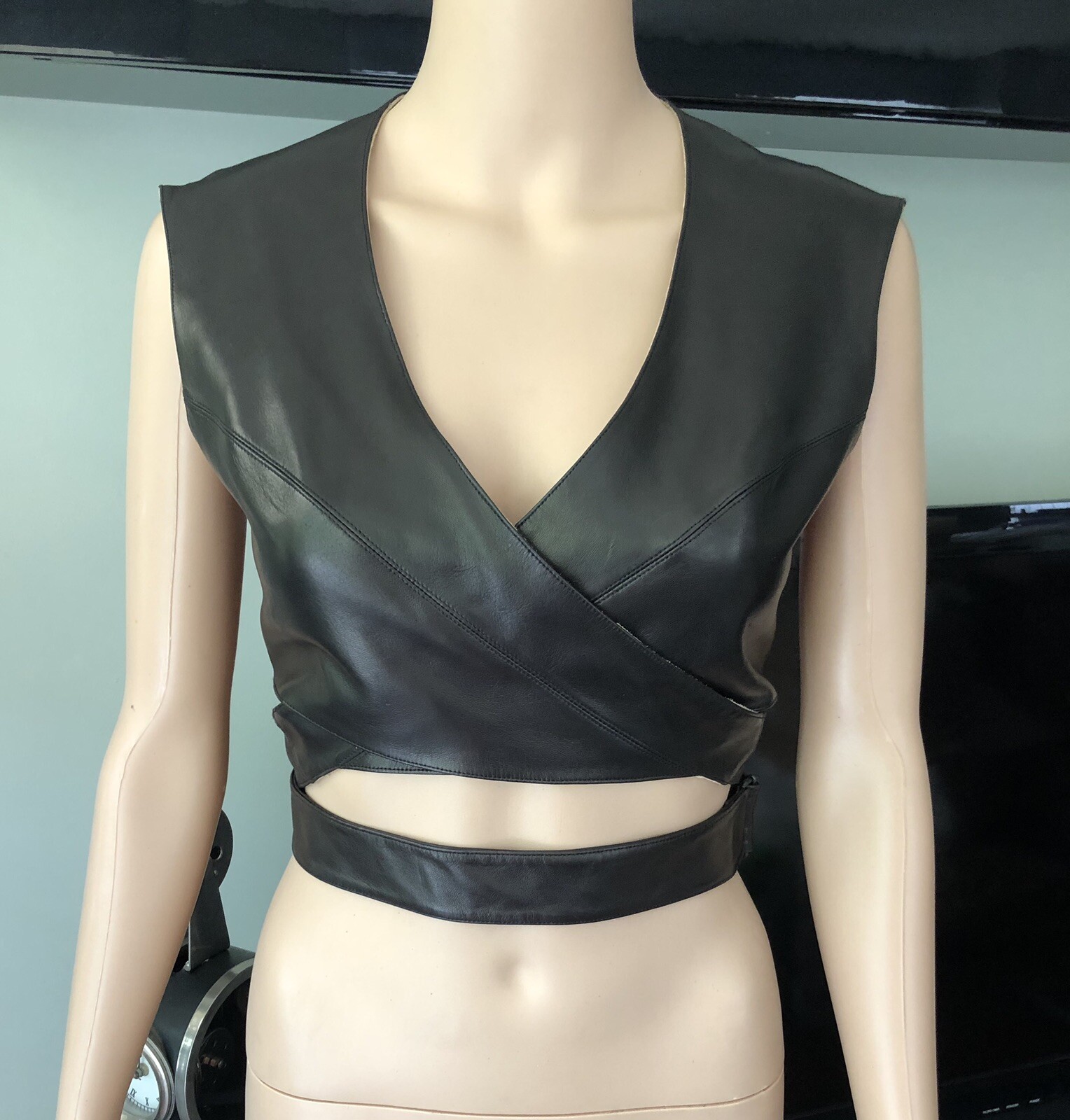 トップス ALAIA vintage waistbelt vest 40 Azzedine Azzedine Alaia F/W 1983 Vintage Leather Cutout Wrap Top | eBay