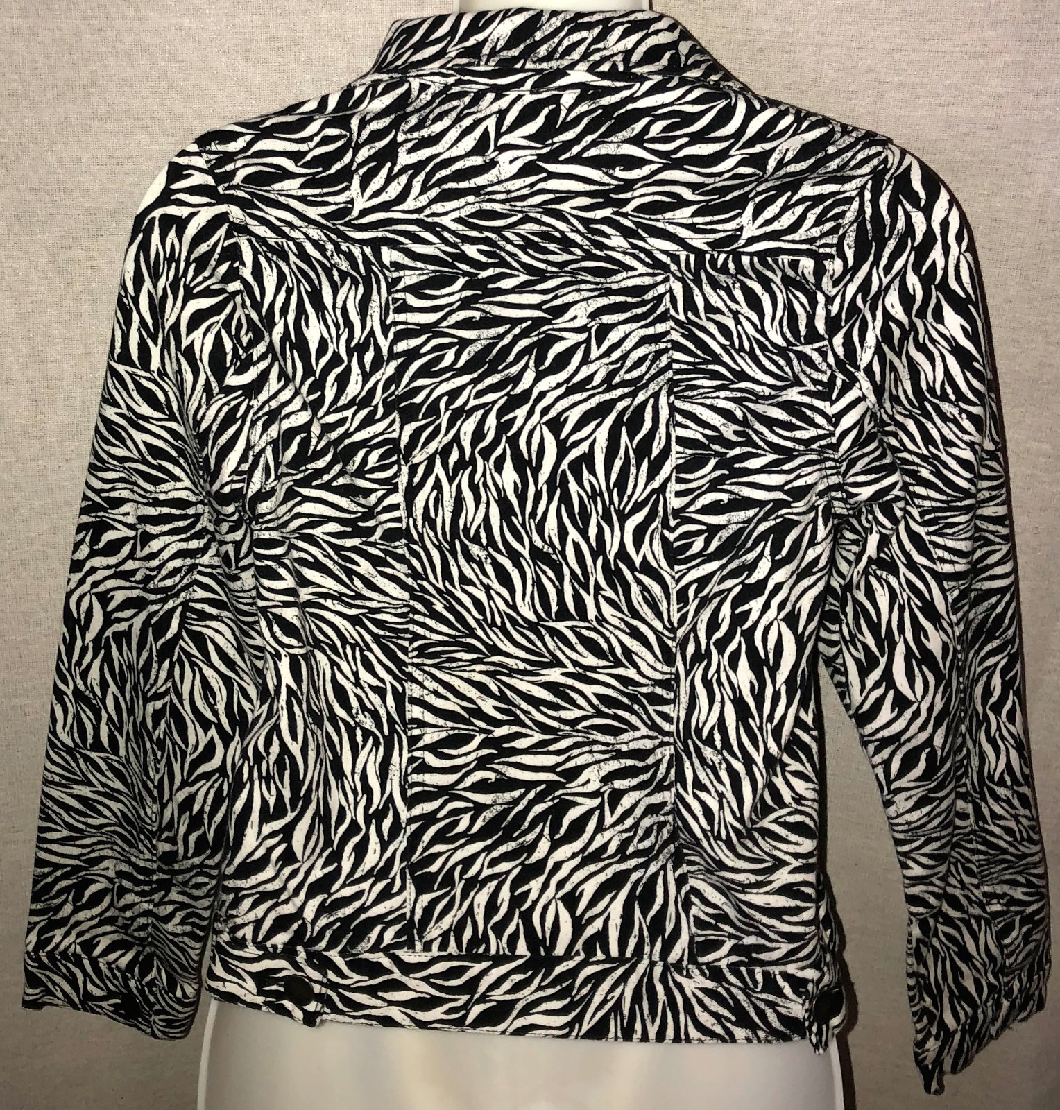 Cherokee Black & White Zebra Pattern Jacket - L