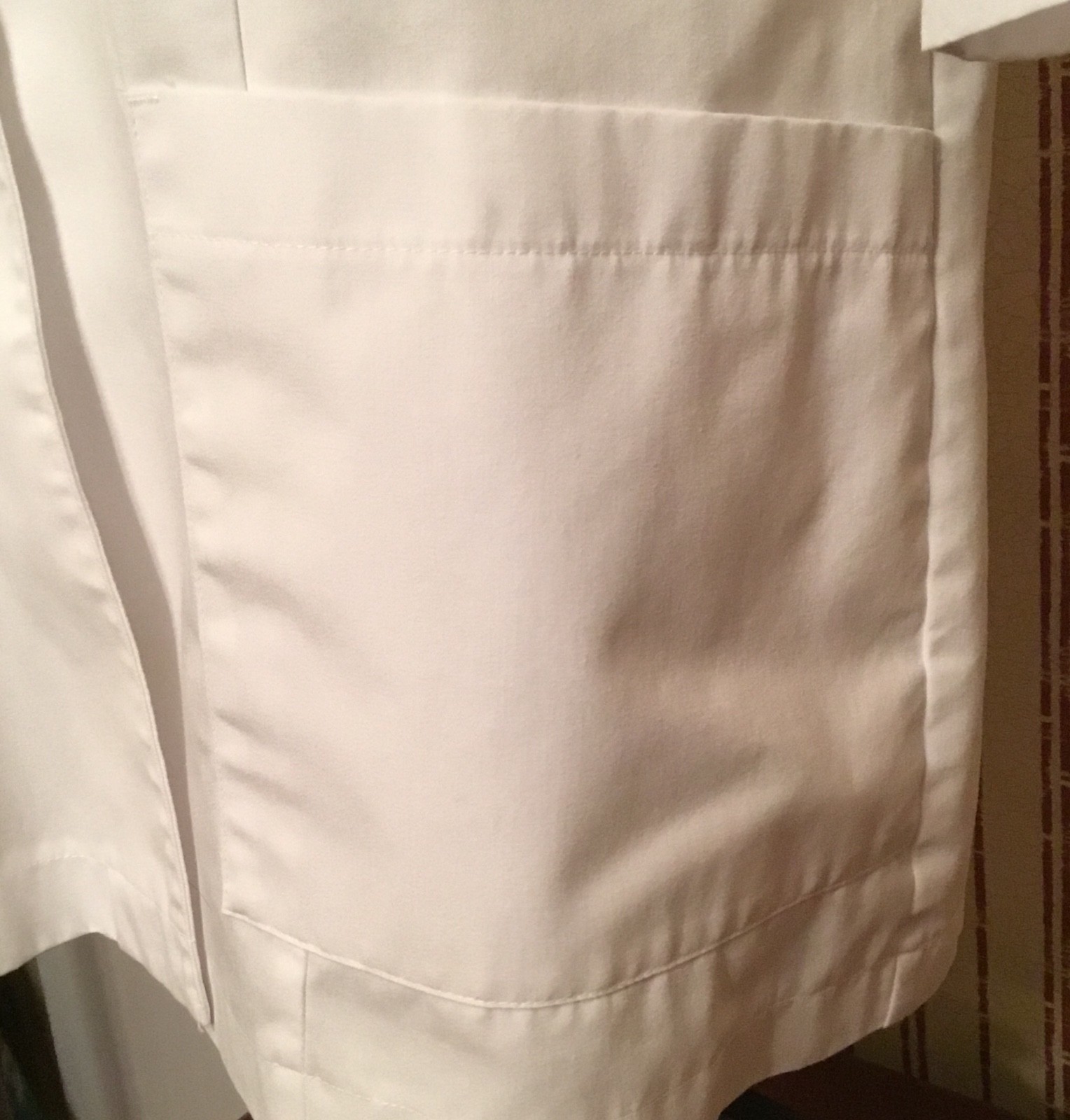 Peaches Lab Coat White Women’s XL 100% Cotton 2 Pockets Front Close 2 Buttons
