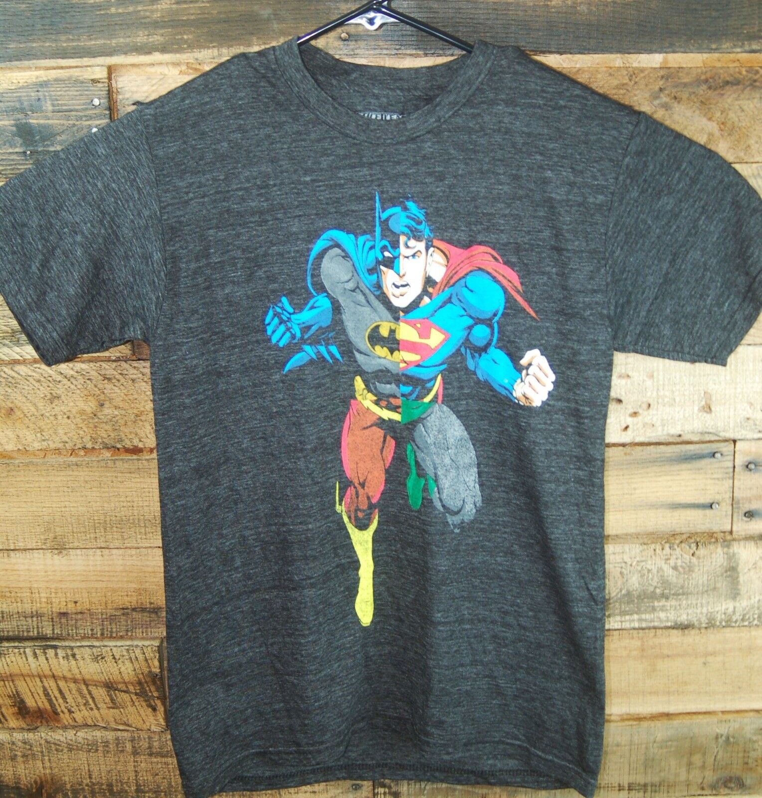NWOT Justice League DC Comics Superman Small T-Shirt #KC196 NWOT Justice League DC Comics Superman Small T-Shirt #KC196
