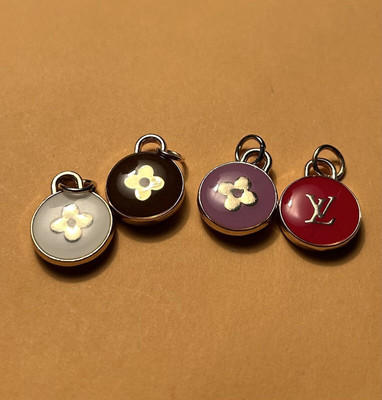 LOUIS VUITTON LV 4 Zipper Pull Charms GOLD Tone metal, 14mm x 20mm LOT 4