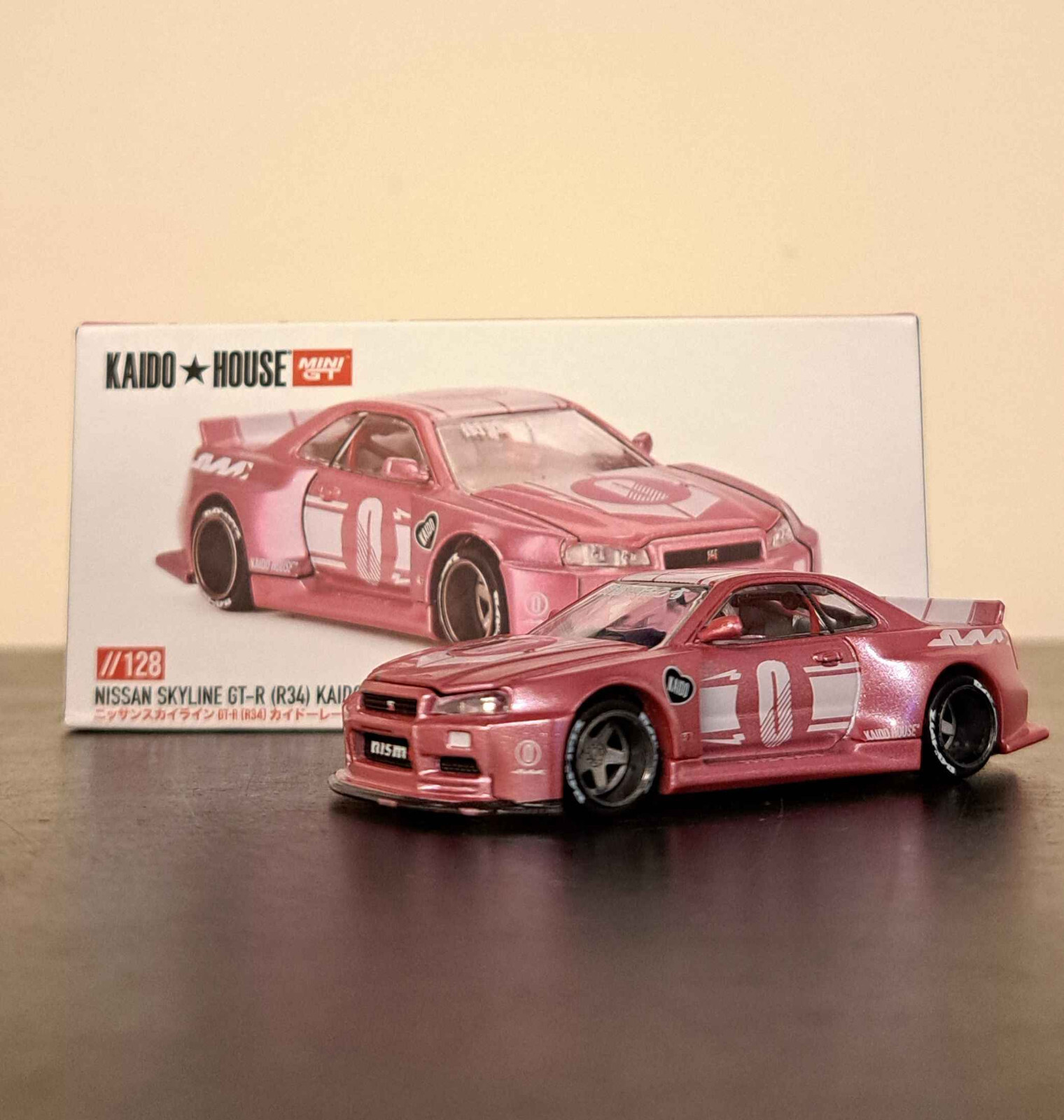 KAIDO HOUSE DGK ニッサン スカイライン GT-R R34 V1 Kaido House x Mini GT Nissan GT-R R34 Kaido Racing Factory