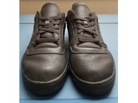 yeezy powerphase grau