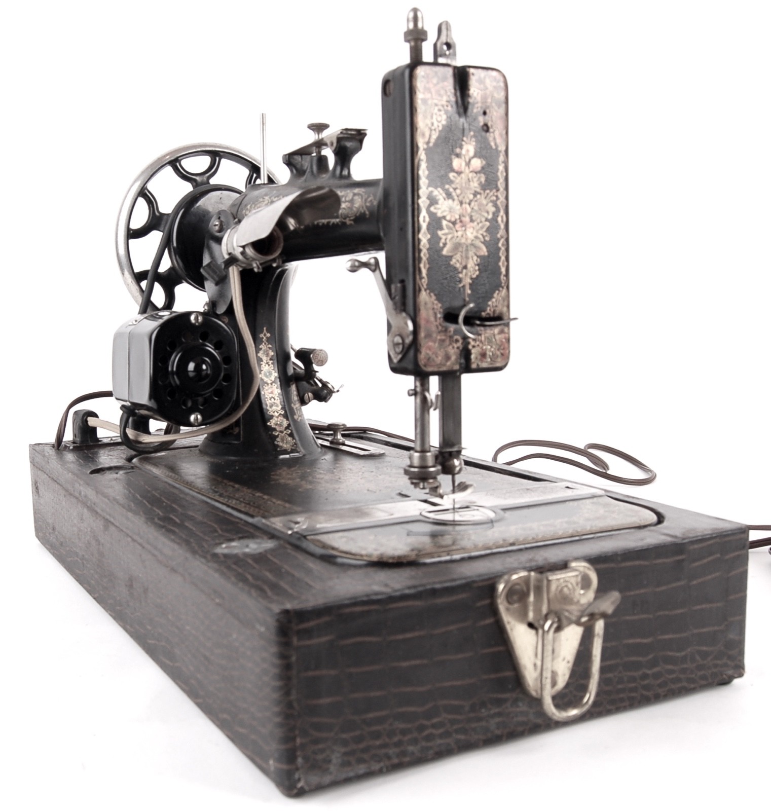 Antique Vintage New Home Sewing Machine 1922 with Foot Peddle and Case - Working