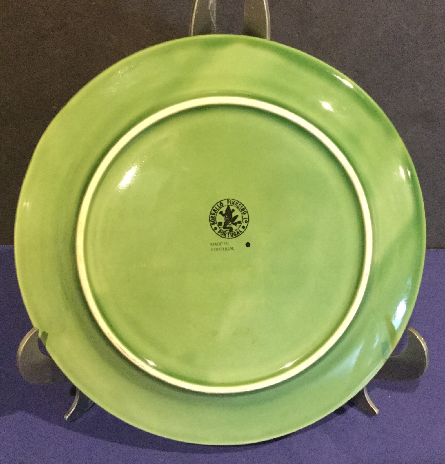 BORDALLO PINHEIRO GREEN RABBIT SALAD PLATE - PORTUGAL