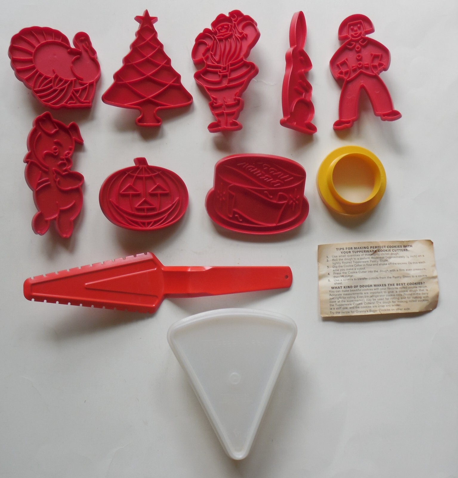 Vintage Tupperware (8) Red Cookie Cutters Pie Cutter Pie Wedge