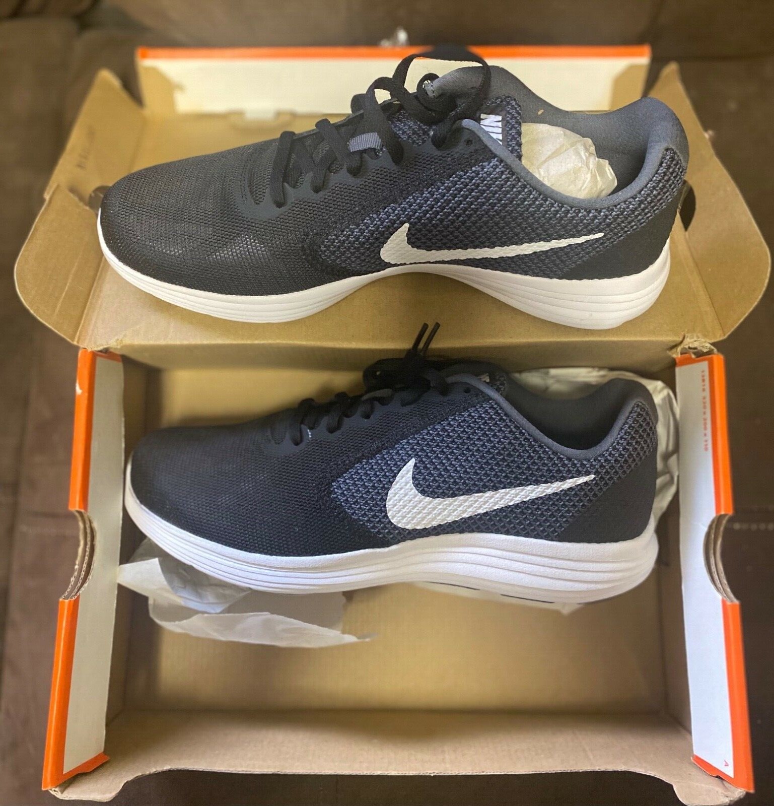 Nike Revolution 3 Men size 9 Black 