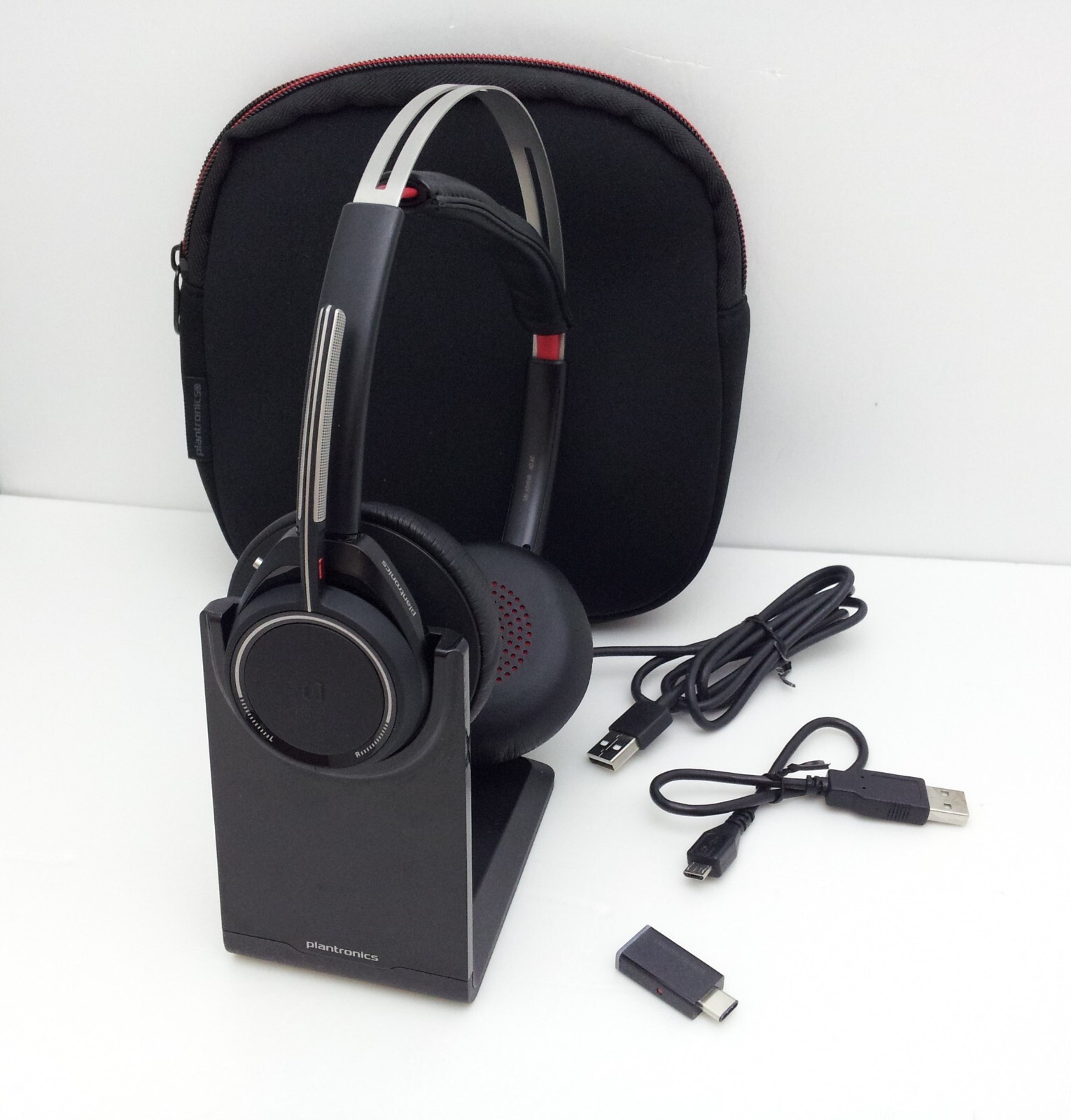 Poly ヘッドセット VOYAGER FOCUS UC B825 Poly B825 Voyager Focus UC Bluetooth Binaural Headset - No Stand