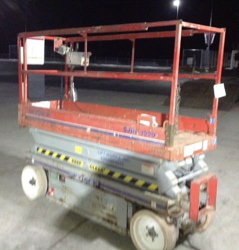 2006 Skyjack 3220 20' Electric Scissor Lift Aerial Platform - Powerdeck (26’ WH)