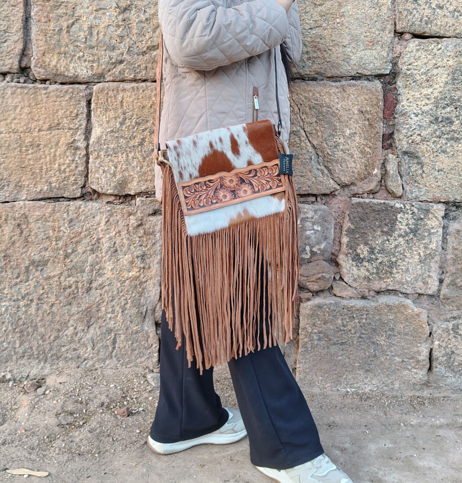 western fringe design bag ウエストバッグ Step out in style with our trendy Fringe Crossbody Bag