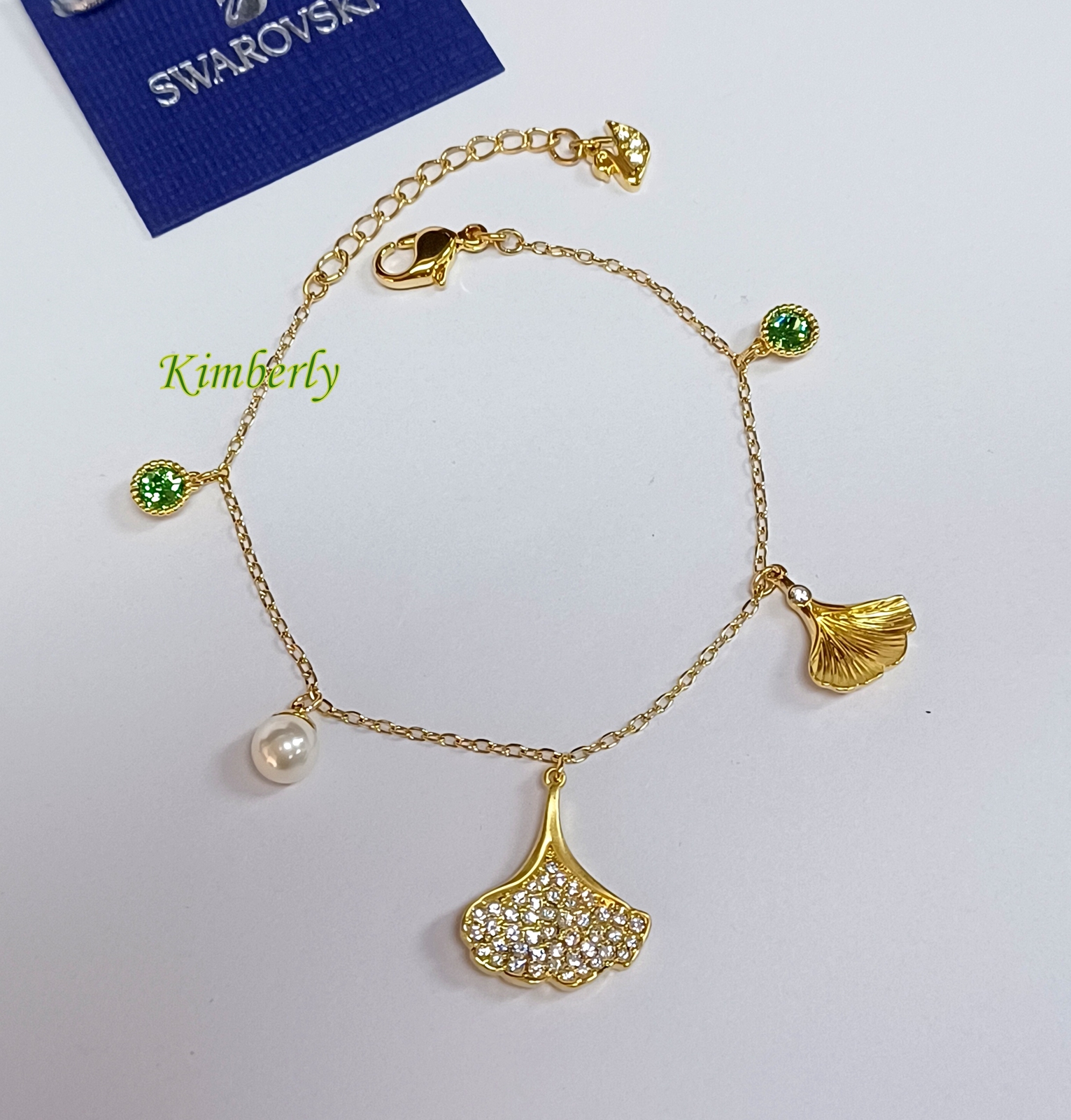 SWAROVSKI　STUNNING GINKO　ゴールドカラー Swarovski Stunning Ginko Brooch Gold Plated Green Crystals