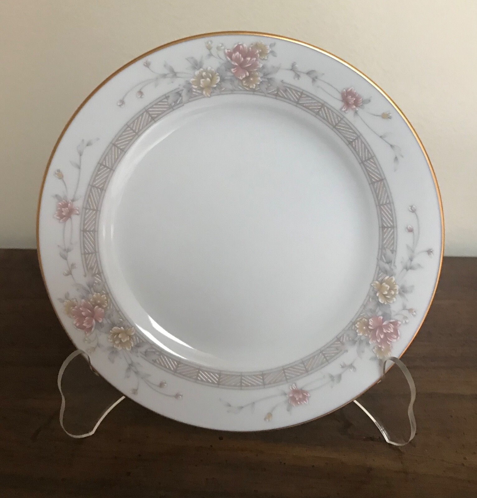 NORITAKE YORT ノースリーブ Amazon.com | Noritake Infinity Green Gold 12-Piece