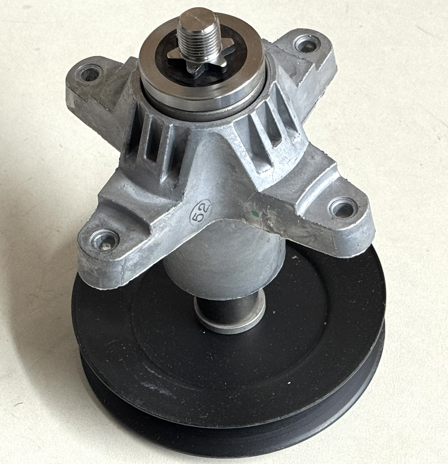 CUB CADET OEM MTD SPINDLE 918-04608A / 918-0671D 54