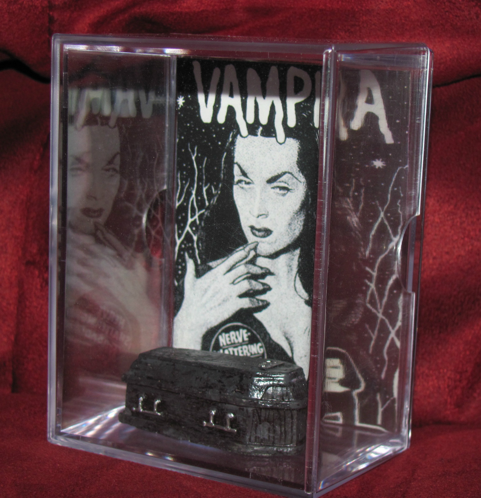 L@@K~VAMPIRA