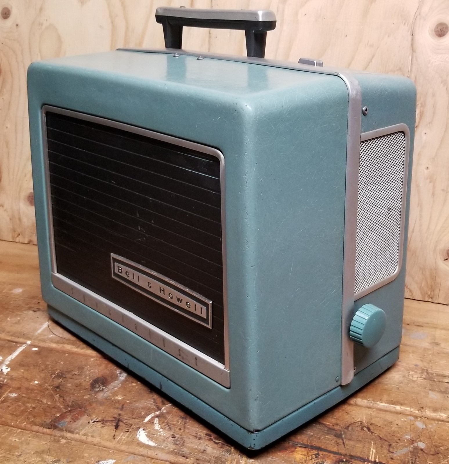 Vintage Bell & Howell Filmosound Specialist Autoload 552 16mm Projector