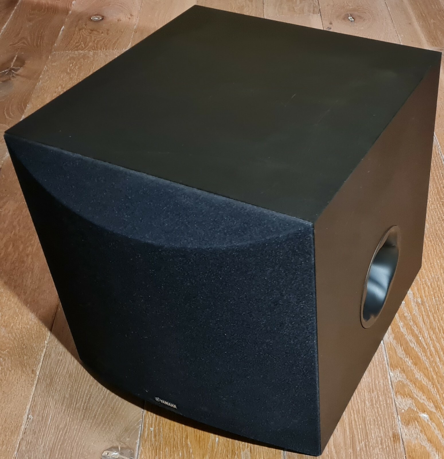 Yamaha aktiver Subwoofer NS-SW100 schwarz 