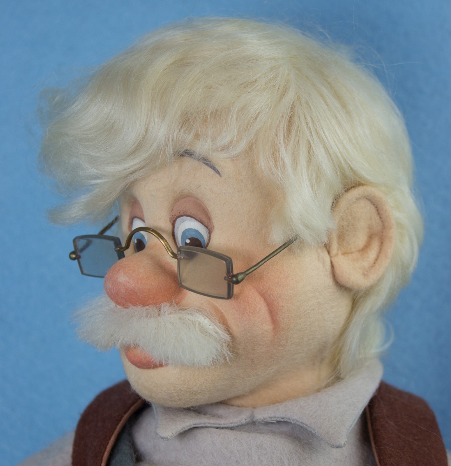 R John Wright Disney Geppetto, Pinocchio & Chair 1995 Series II