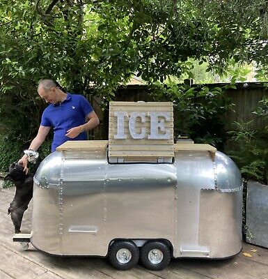 Little airstream catering trailer Mobile Bar - Gin - Prosecco - Beer - Ice cream