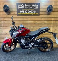 Honda CB125r / 2022 model / ONLY 2396 miles!