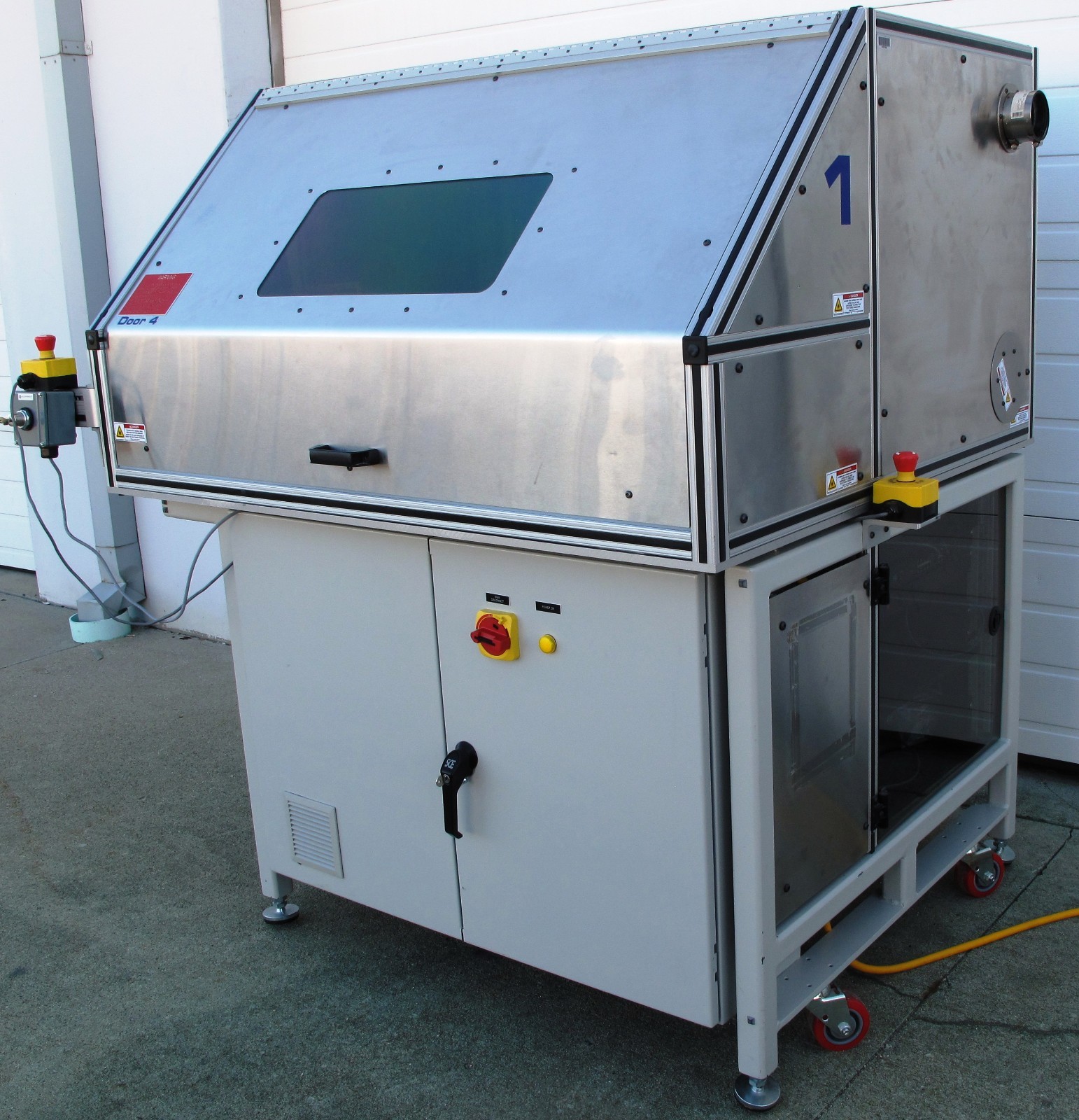 General Dynamics Adaptek Laser Marking Machine with Yamaha F1030-900 Robot SR1-X