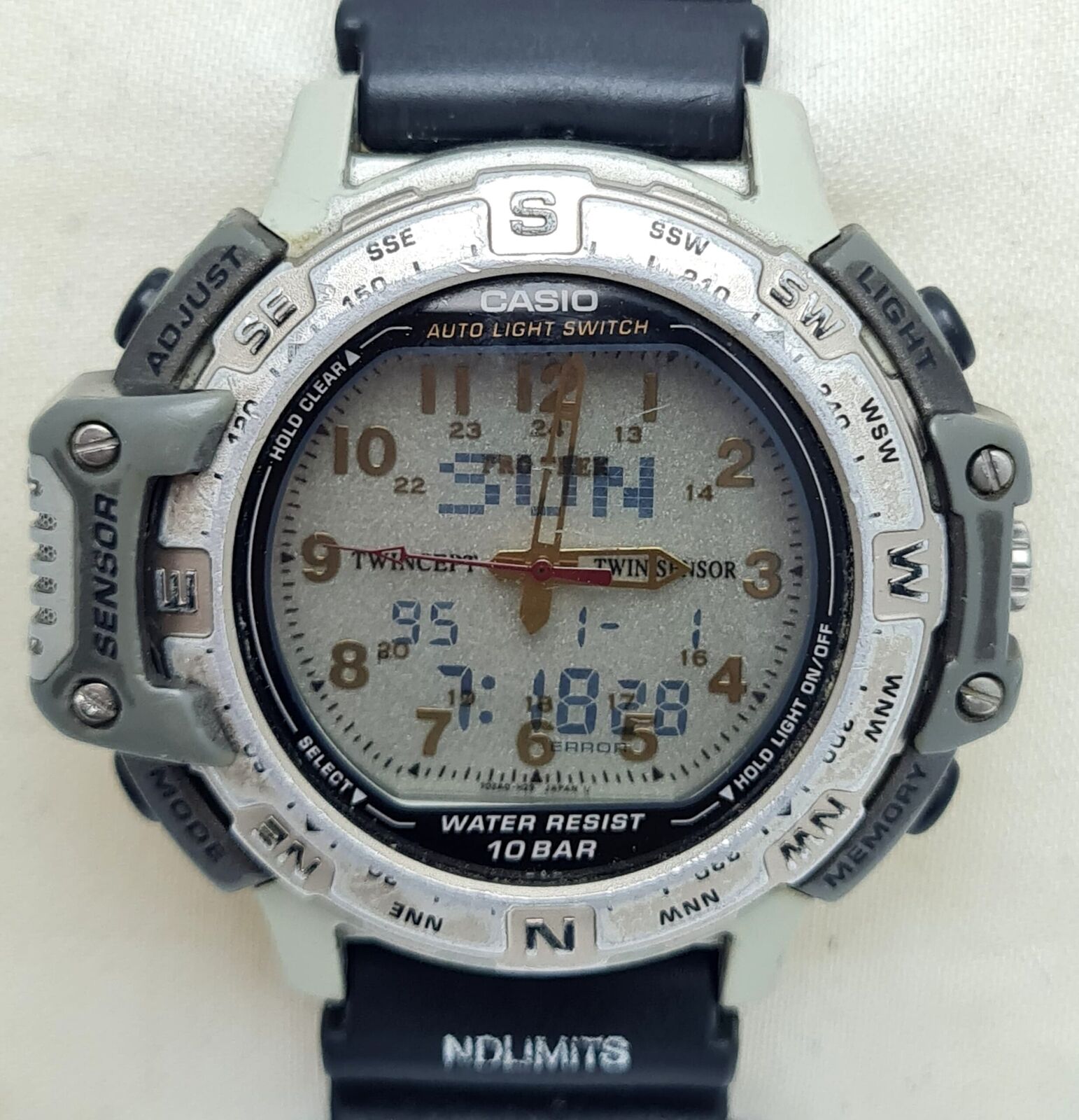 Casio Pro Teek Quartz 1375 PRT-50 Ana-Digi Vintage Men's Casio Pro Teek Quartz 1375 PRT-50 Ana-Digi Vintage Men's