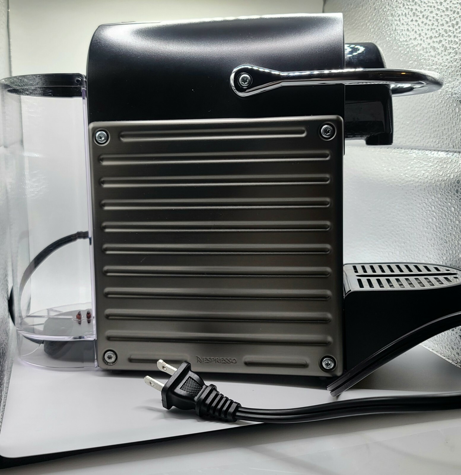 Nespresso Pixie Ⅱ チタン　エスプレッソマシン ブラック Nespresso Pixie Ⅱ チタン エスプレッソマシン ブラック
