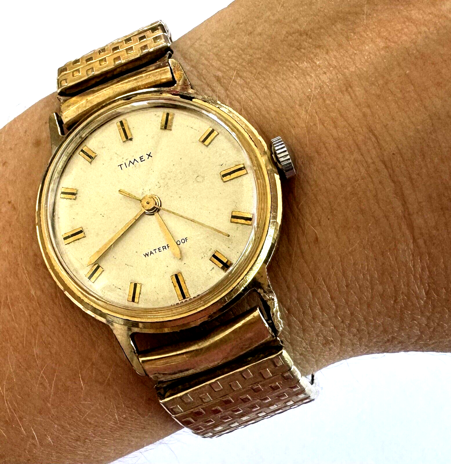 Vintage Timex Mechanical Men's Wrist Watch Gold Tone White