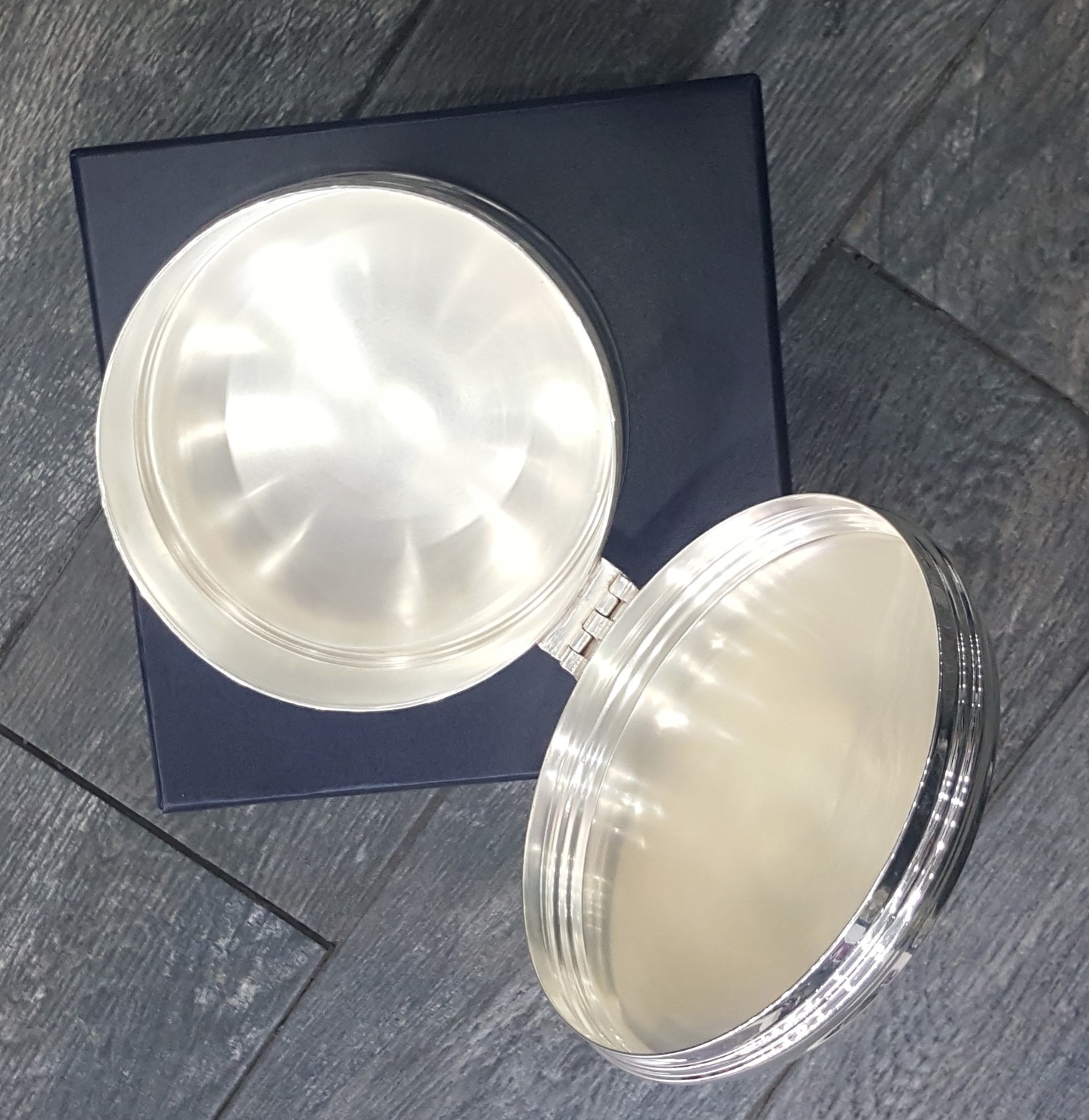 Ralph Lauren Aubrey Round Box Silver Retail $225+TAX 100