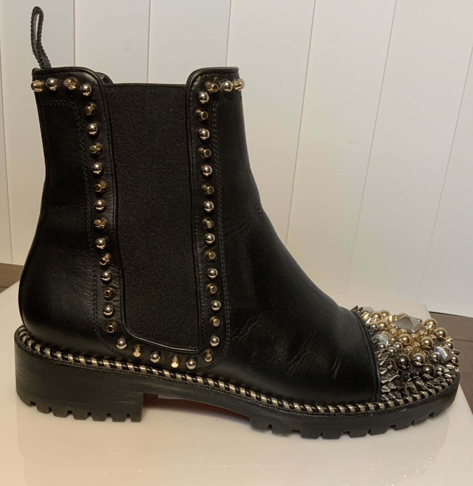 chasse a clou louboutin